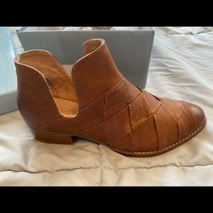 Seychelles Brown Booties